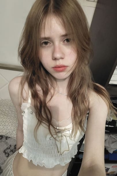 Cute "boy Wife" Roommate